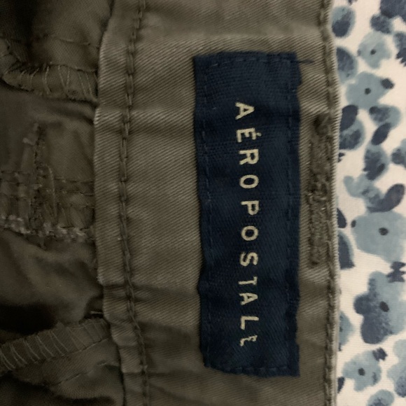 AéRopostale army green shorts - Picture 2 of 4